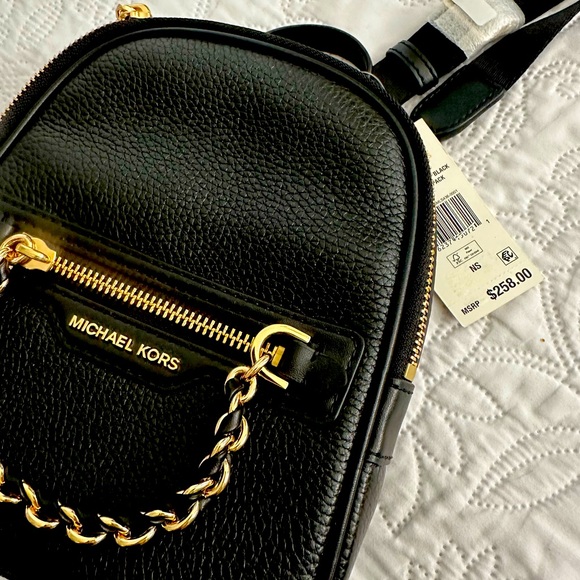 🆕Michael Kors Leather Backpack - Picture 3 of 6